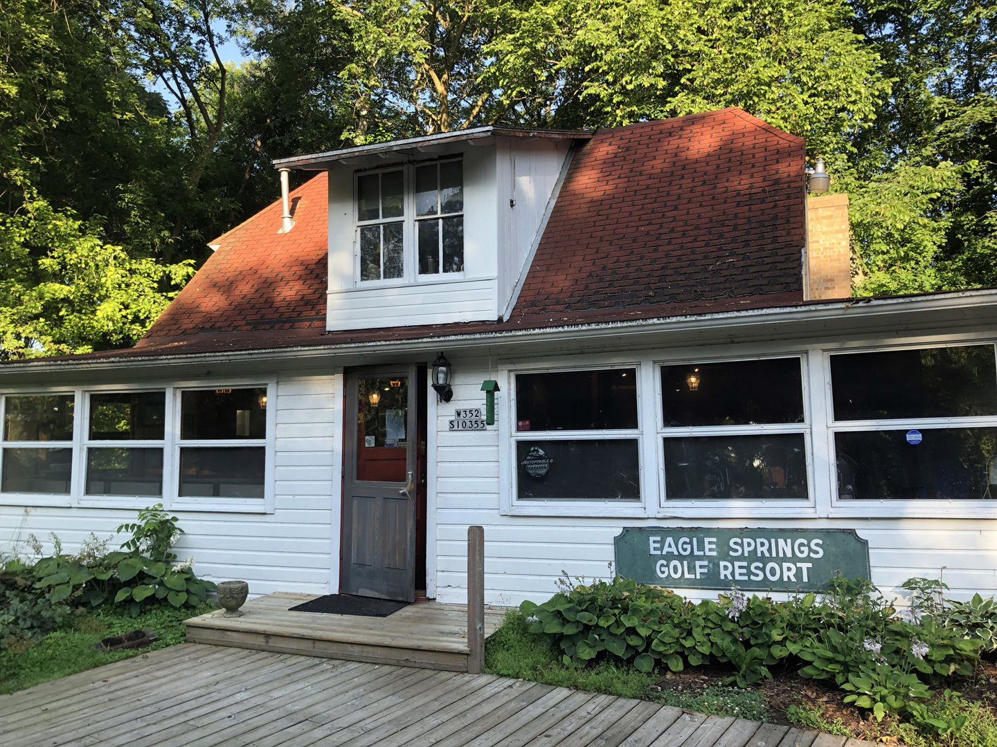 Eagle Springs clubhouse.jpg